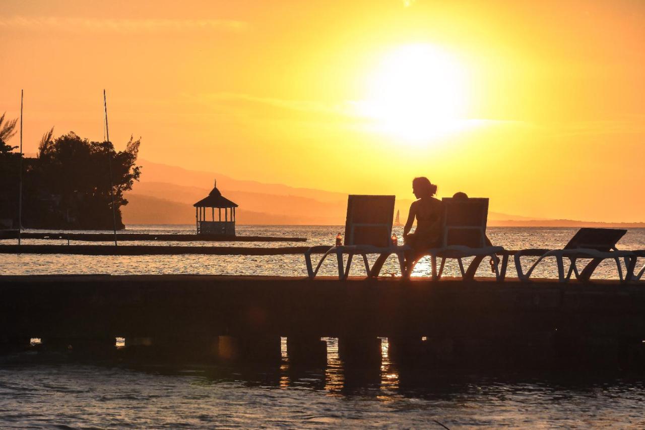 Kaz Kreol Beach Hotel Ocho Rios Ngoại thất bức ảnh