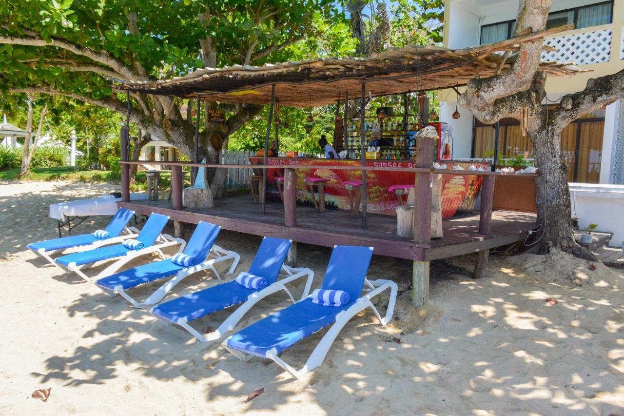 Kaz Kreol Beach Hotel Ocho Rios Ngoại thất bức ảnh