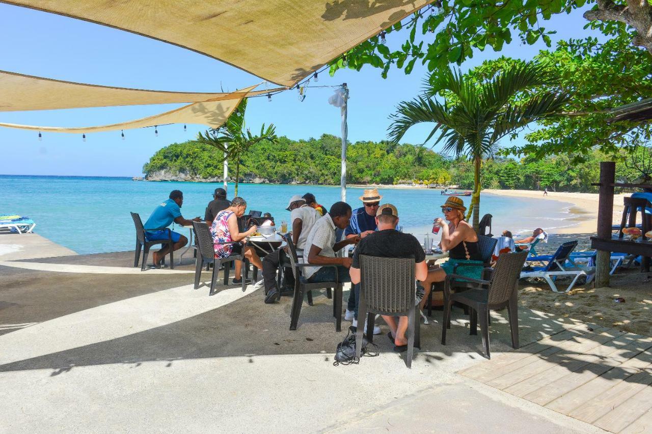 Kaz Kreol Beach Hotel Ocho Rios Ngoại thất bức ảnh